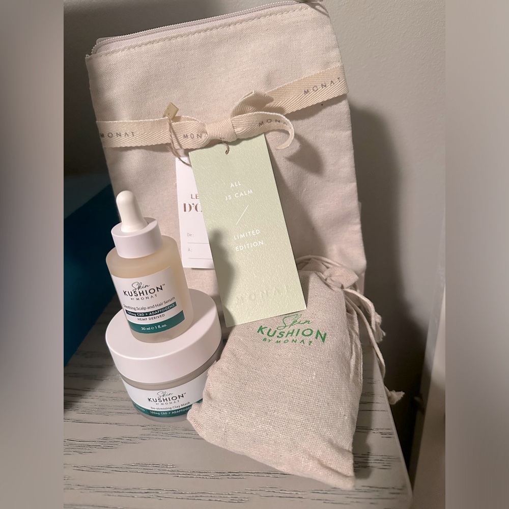 Limited Edition Monat All is Calm gift set